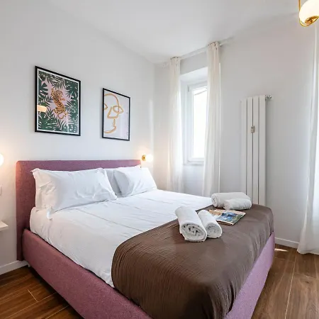 S.m.n-centro Bf48 Luxury Living With Balcony