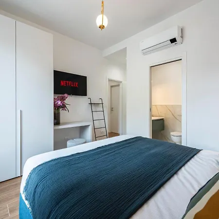 S.m.n-centro Bf48 Luxury Living With Balcony