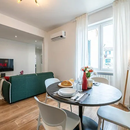 S.m.n-centro Bf48 Luxury Living With Balcony