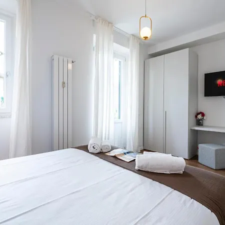 S.m.n-centro Bf48 Luxury Living With Balcony *